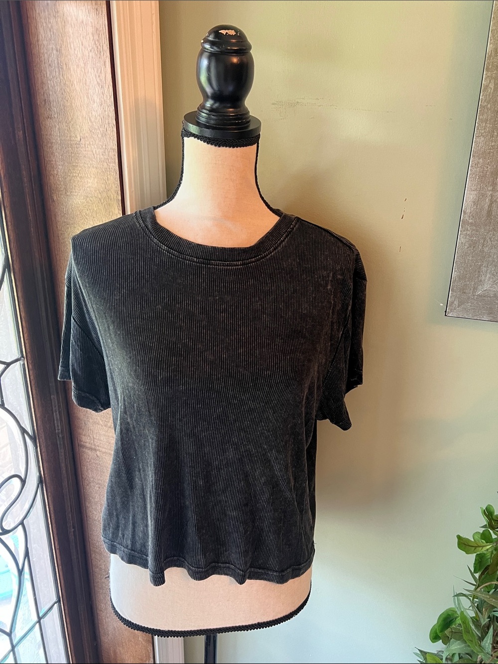 Pink Rose Washed Black Ribbed Short Sleeve Crop Top
